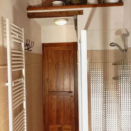 Tuscan Apartment *
