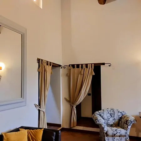 Tuscan Apartment *